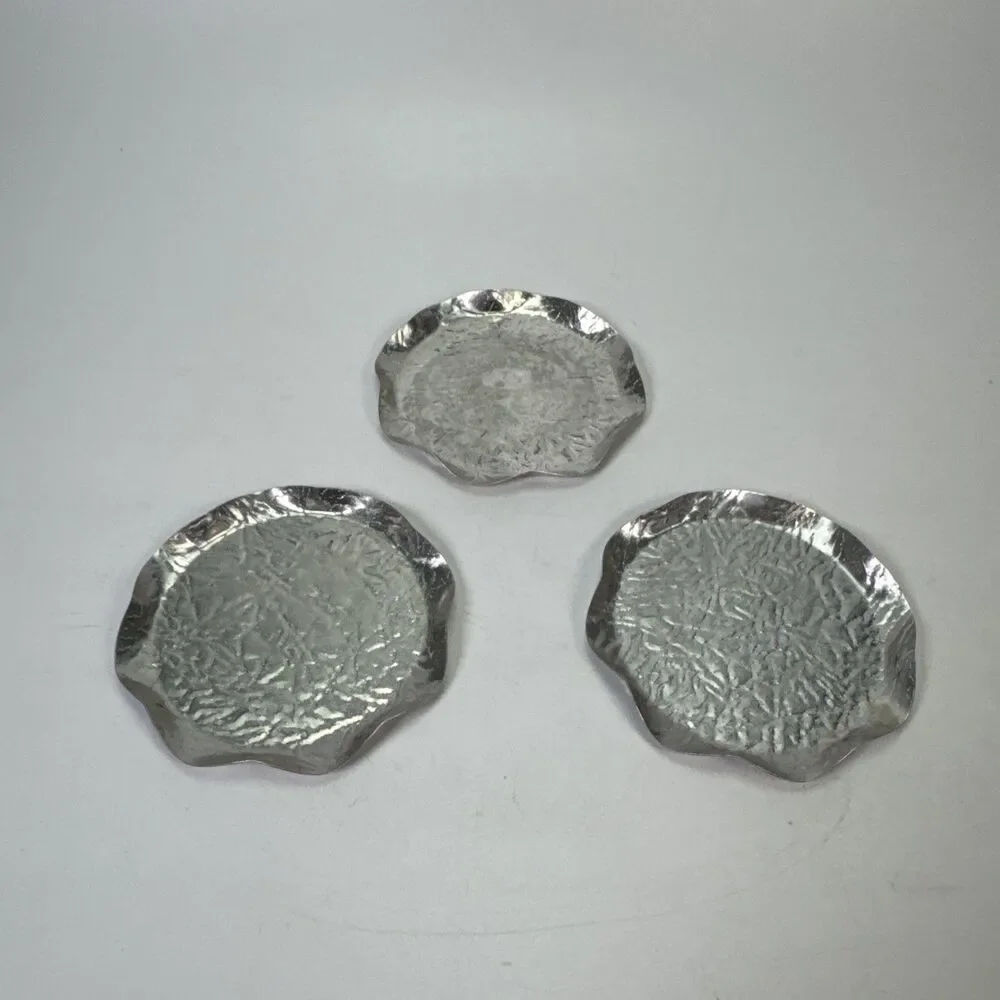 VTG 1950s Hammered Aluminum Set 3 Coasters Scalloped Rim Silver 4